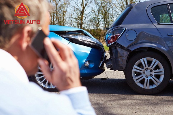 7 điều cần làm khi bị tai nạn xe hơi